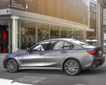 2020 BMW 330e Plug-in Hybrid Side Wallpapers 150x120 (36)