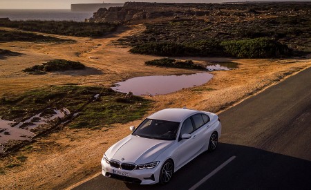 2020 BMW 330e Plug-in Hybrid Top Wallpapers 450x275 (91)