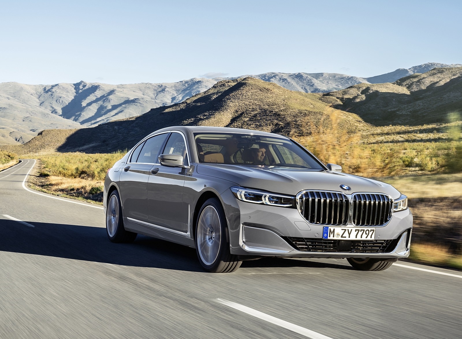 2020 BMW 7-Series 750Li Front Three-Quarter Wallpapers (1)