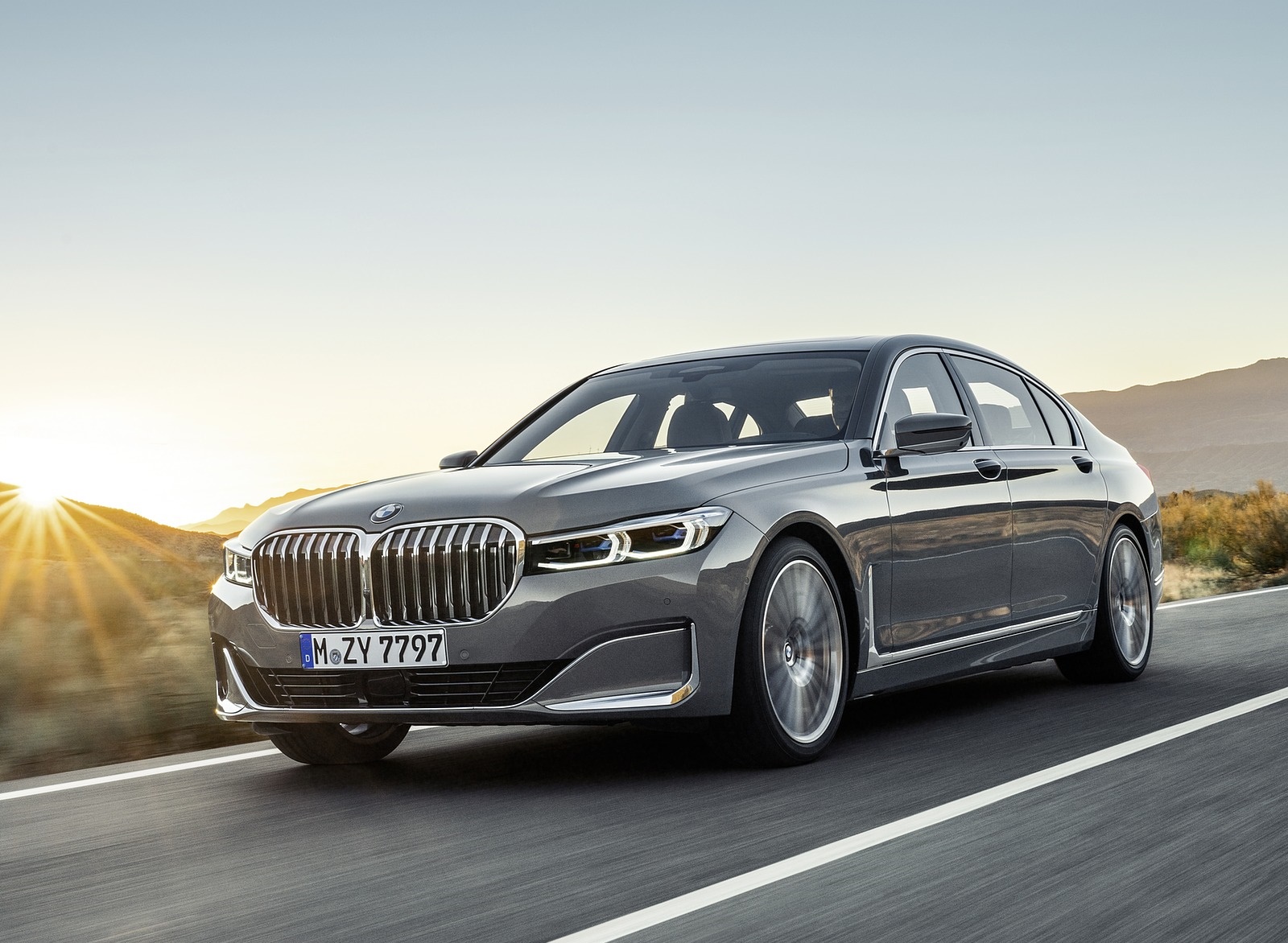 2020 BMW 7-Series 750Li Front Three-Quarter Wallpapers (2)