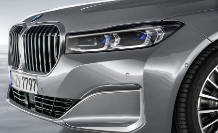 2020 BMW 7-Series 750Li Headlight Wallpapers 450x275 (27)