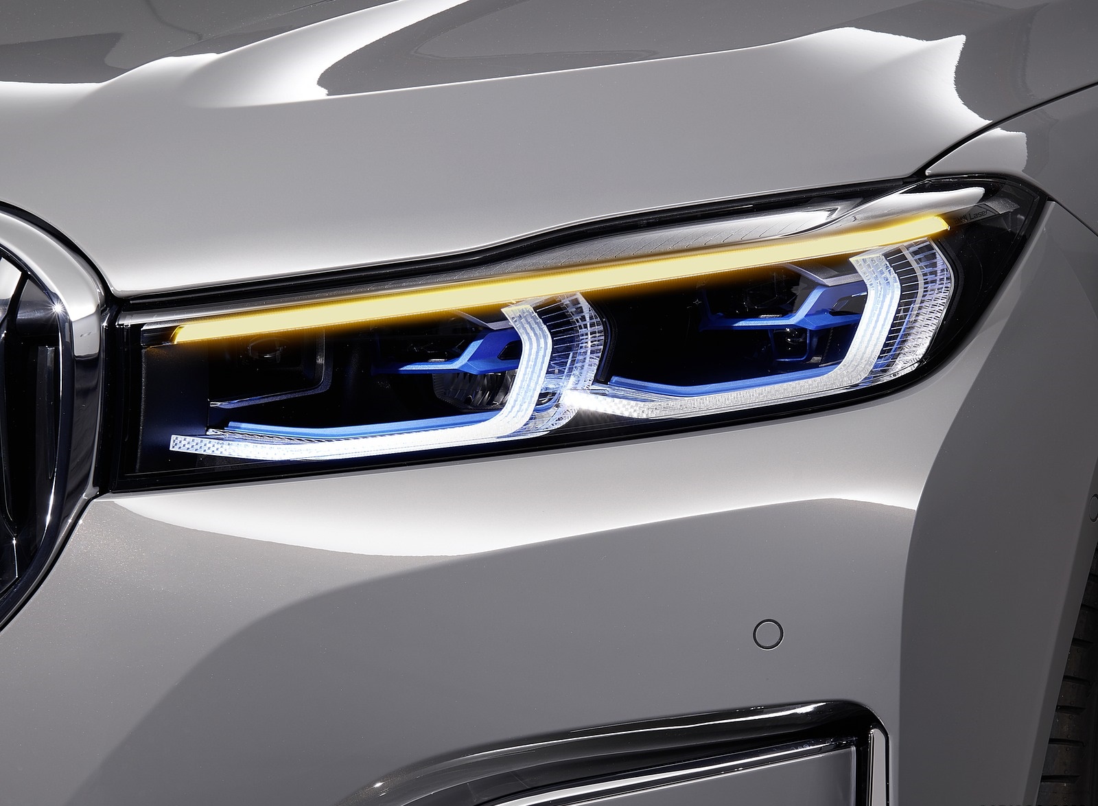 2020 BMW 7-Series 750Li Headlight Wallpapers #26 of 45