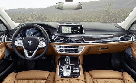 2020 BMW 7-Series 750Li Interior Cockpit Wallpapers 450x275 (35)