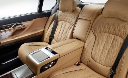 2020 BMW 7-Series 750Li Interior Rear Seats Wallpapers 450x275 (40)