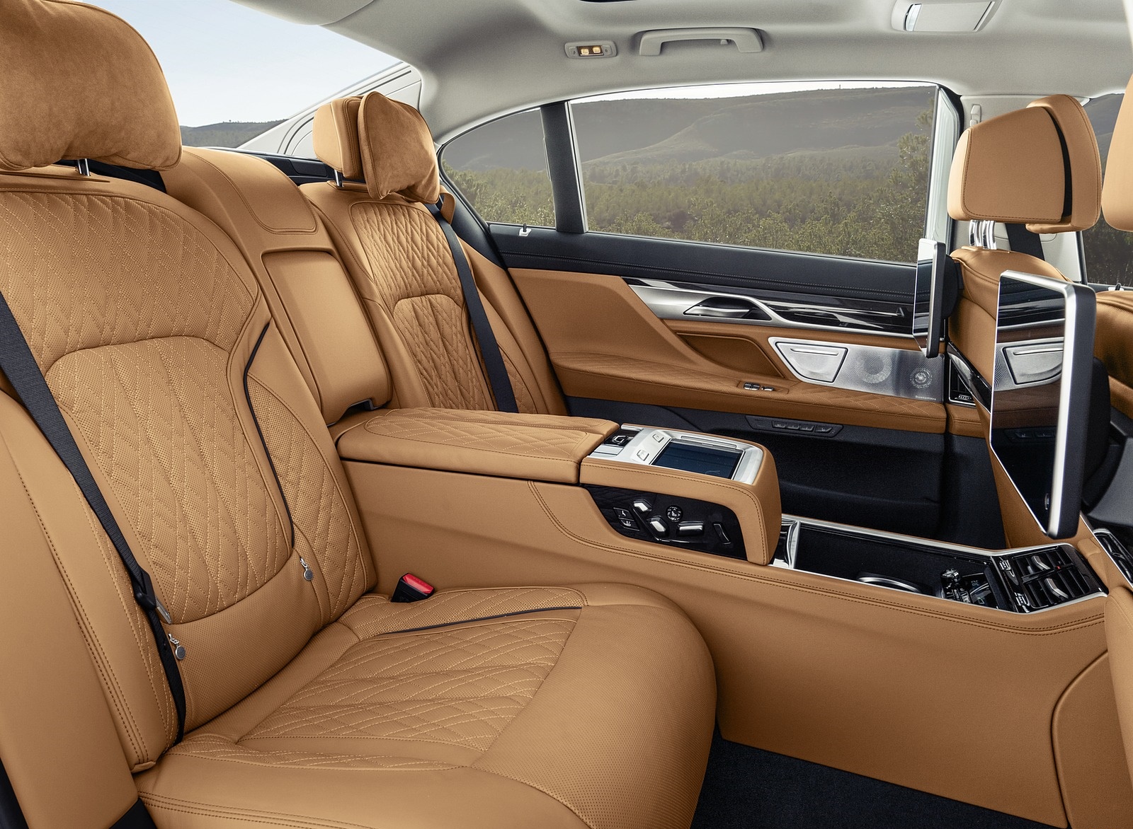 2020 BMW 7-Series 750Li Interior Rear Seats Wallpapers #39 of 45