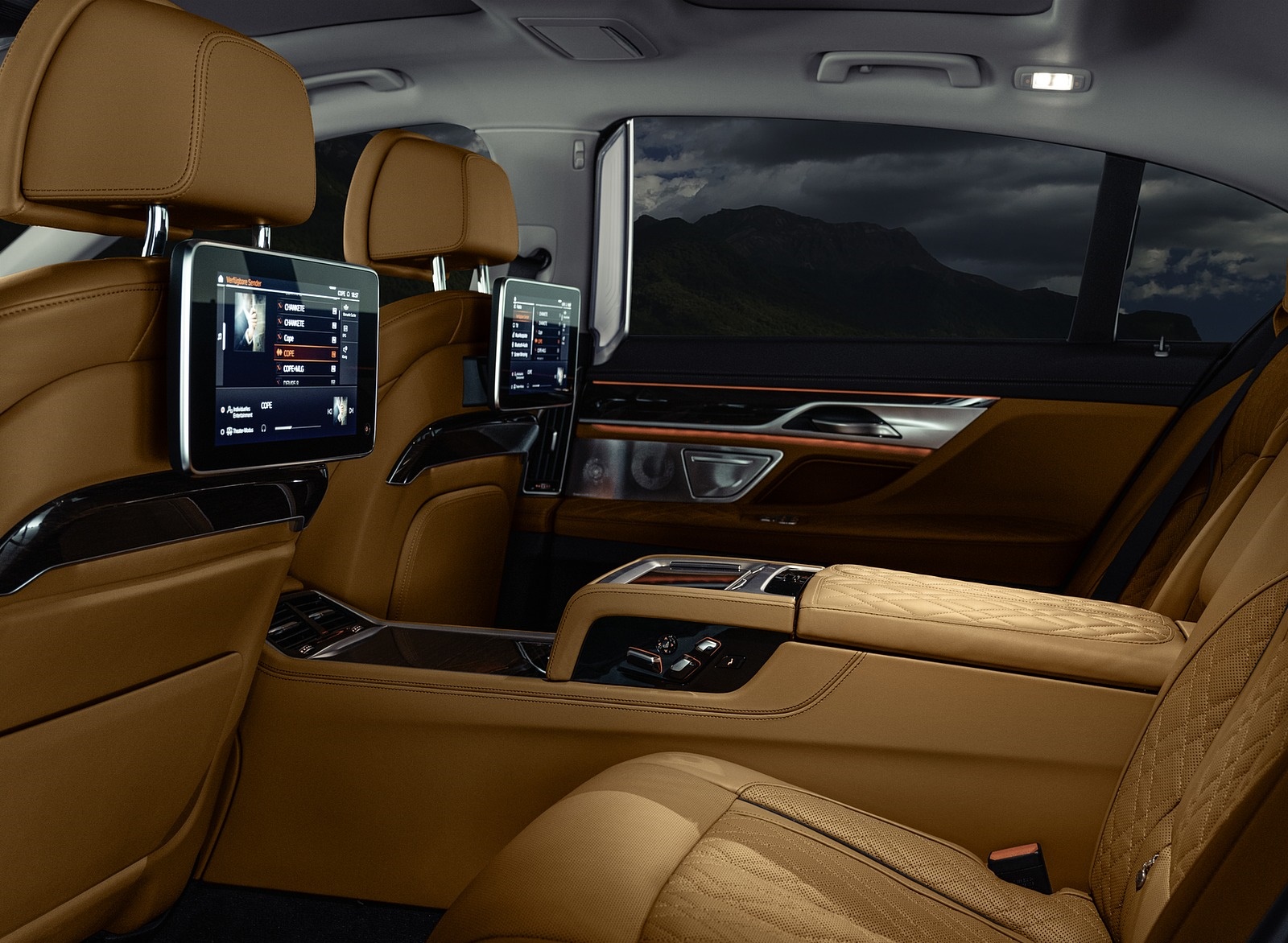 2020 BMW 7-Series 750Li Interior Wallpapers #37 of 45