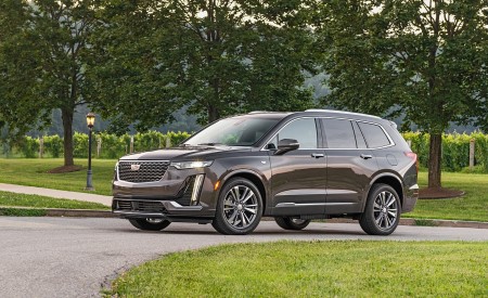 2020 Cadillac XT6 Premium Luxury Front Three-Quarter Wallpapers 450x275 (14)