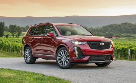 2020 Cadillac XT6 Sport Front Three-Quarter Wallpapers 450x275 (3)