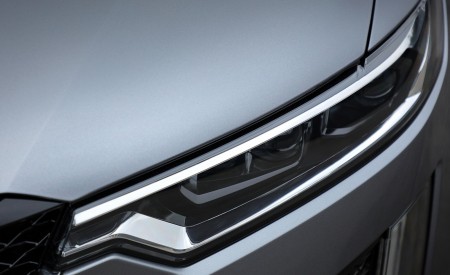 2020 Cadillac XT6 Sport Headlight Wallpapers 450x275 (38)
