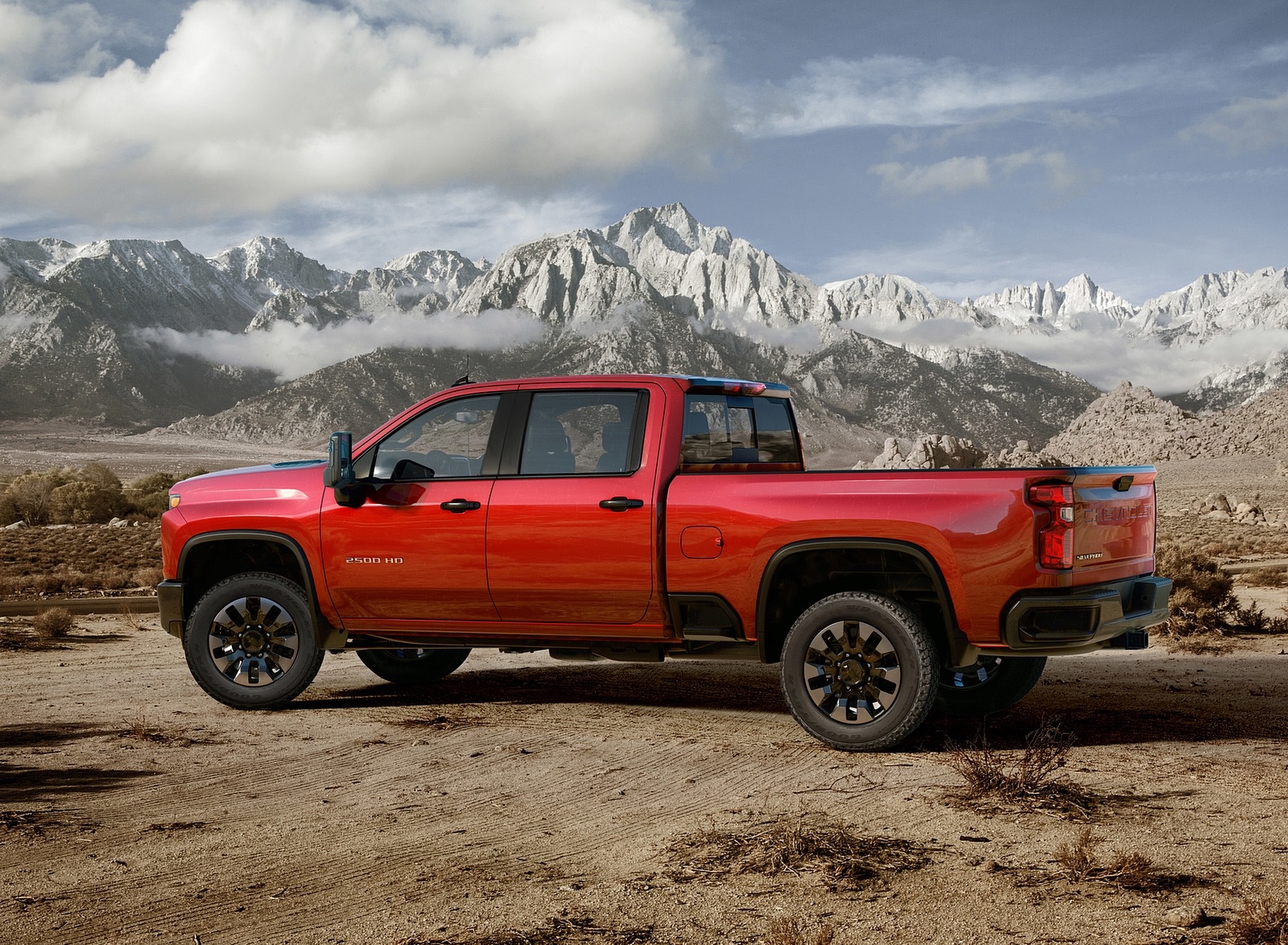 2020 Chevrolet Silverado 2500 HD Custom Side Wallpapers #9 of 36