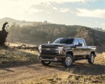 2020 Chevrolet Silverado 2500 HD High Country Front Three-Quarter Wallpapers 150x120 (5)