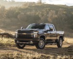 2020 Chevrolet Silverado 2500 HD High Country Front Three-Quarter Wallpapers 150x120 (11)
