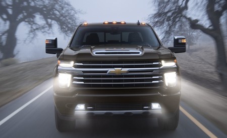 2020 Chevrolet Silverado 2500 HD High Country Front Wallpapers 450x275 (4)