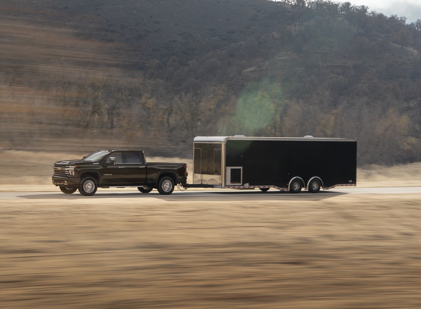 2020 Chevrolet Silverado 2500 HD High Country Side Wallpapers #3 of 36