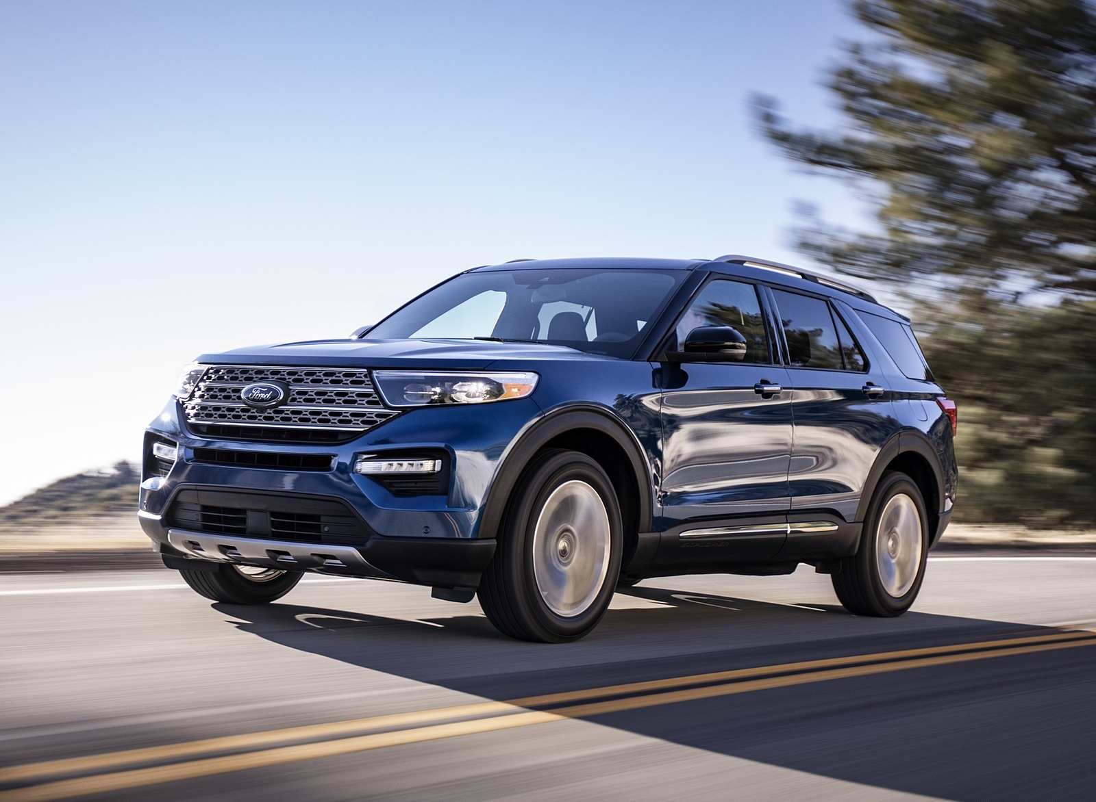 2020 Ford Explorer Front Three-Quarter Wallpapers (1)