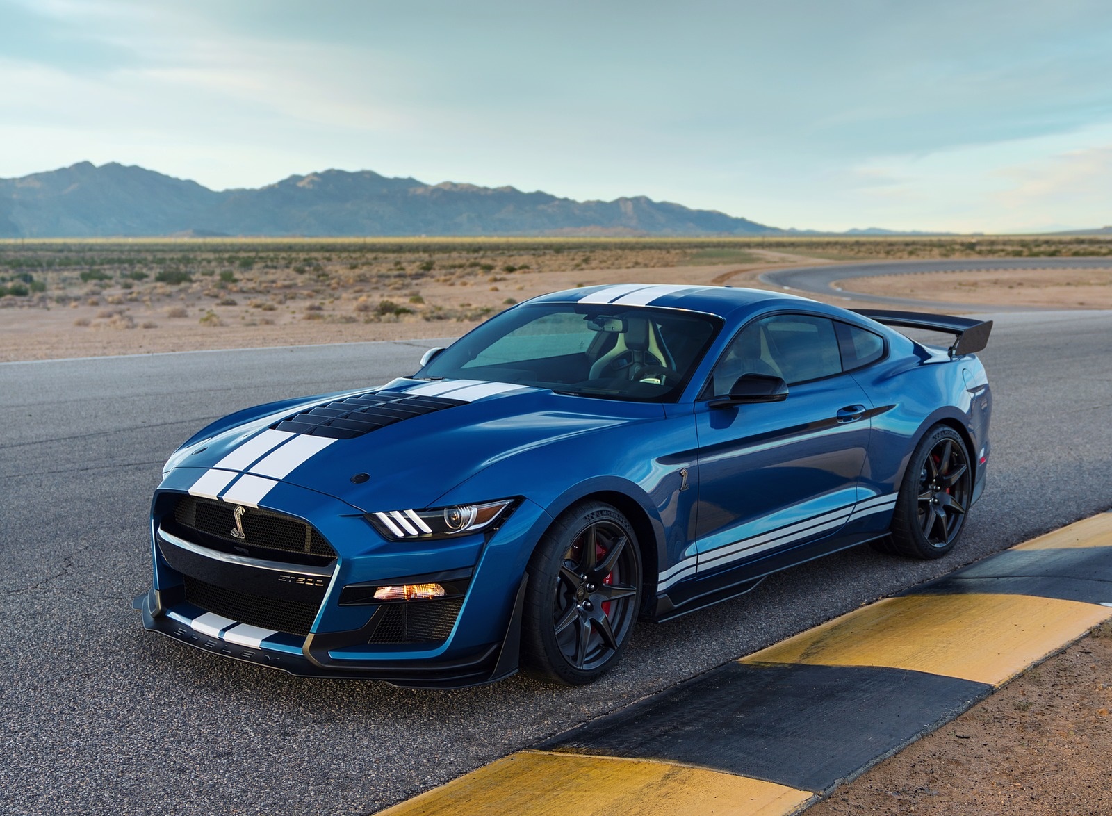2020 Ford Mustang Shelby GT500 Front Three-Quarter Wallpapers #80 of 115