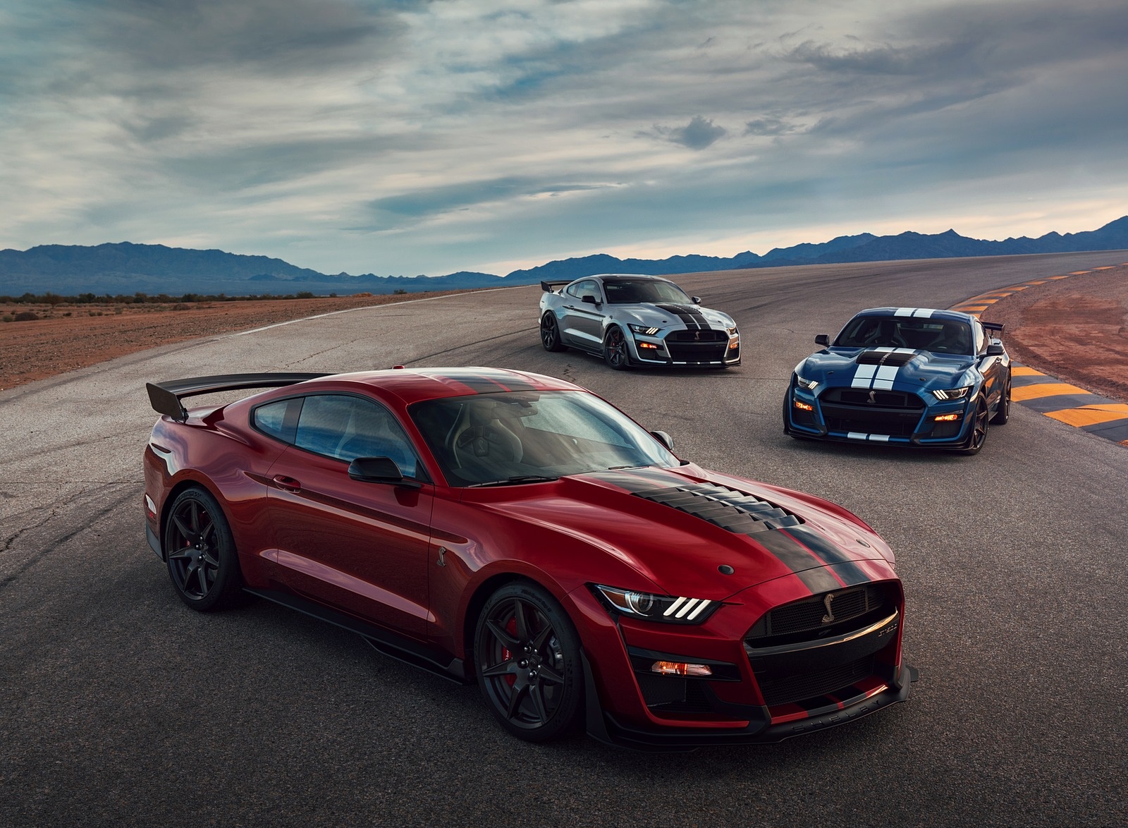 2020 Ford Mustang Shelby GT500 Front Three-Quarter Wallpapers (4)