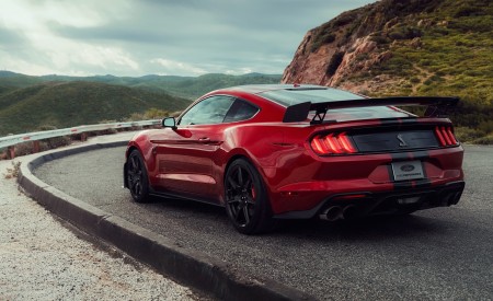 2020 Ford Mustang Shelby GT500 Rear Three-Quarter Wallpapers 450x275 (35)