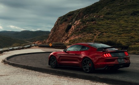 2020 Ford Mustang Shelby GT500 Rear Three-Quarter Wallpapers 450x275 (36)