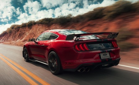 2020 Ford Mustang Shelby GT500 Rear Three-Quarter Wallpapers 450x275 (24)