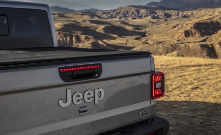 2020 Jeep Gladiator Overland Detail Wallpapers 450x275 (125)