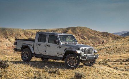 2020 Jeep Gladiator Overland Front Three-Quarter Wallpapers 450x275 (120)