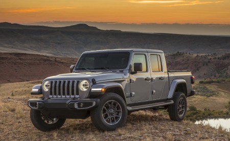 2020 Jeep Gladiator Overland Front Three-Quarter Wallpapers 450x275 (110)