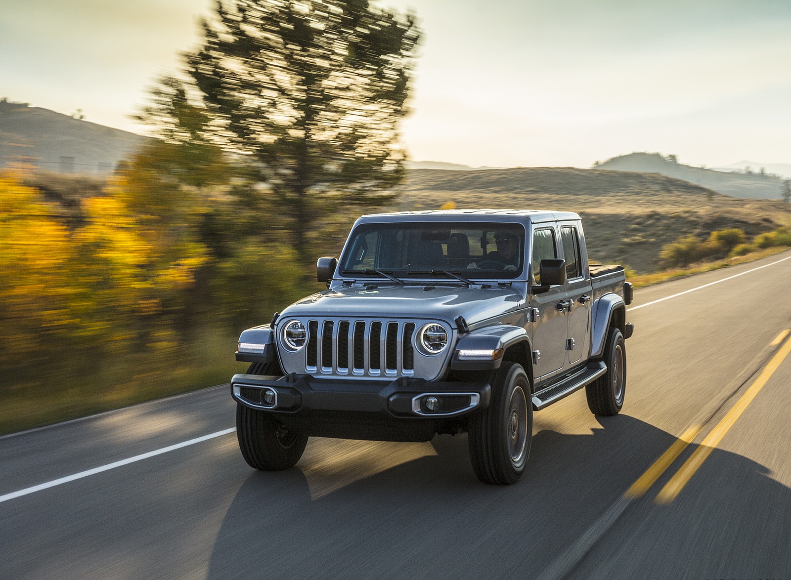 2020 Jeep Gladiator Overland Front Three-Quarter Wallpapers #99 of 125