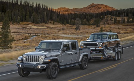 2020 Jeep Gladiator Overland Front Three-Quarter Wallpapers 450x275 (85)