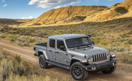 2020 Jeep Gladiator Overland Front Three-Quarter Wallpapers 450x275 (112)
