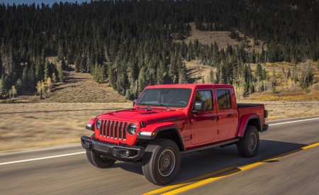 2020 Jeep Gladiator Rubicon Front Three-Quarter Wallpapers 450x275 (10)