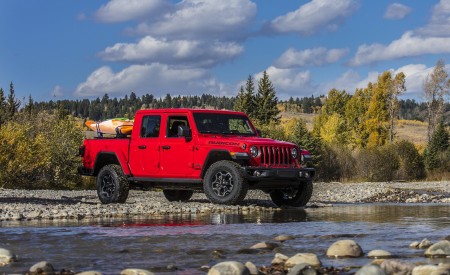 2020 Jeep Gladiator Rubicon Front Three-Quarter Wallpapers 450x275 (24)