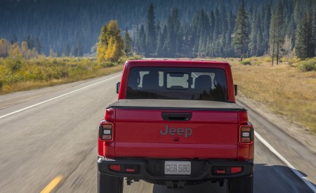 2020 Jeep Gladiator Rubicon Rear Wallpapers 450x275 (21)