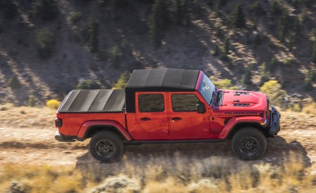 2020 Jeep Gladiator Rubicon Side Wallpapers 450x275 (63)