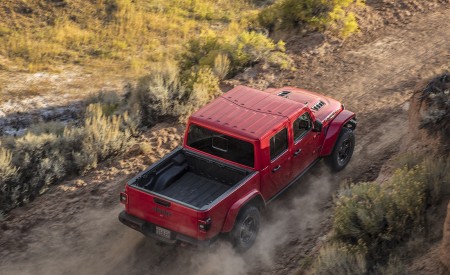 2020 Jeep Gladiator Rubicon Top Wallpapers 450x275 (47)