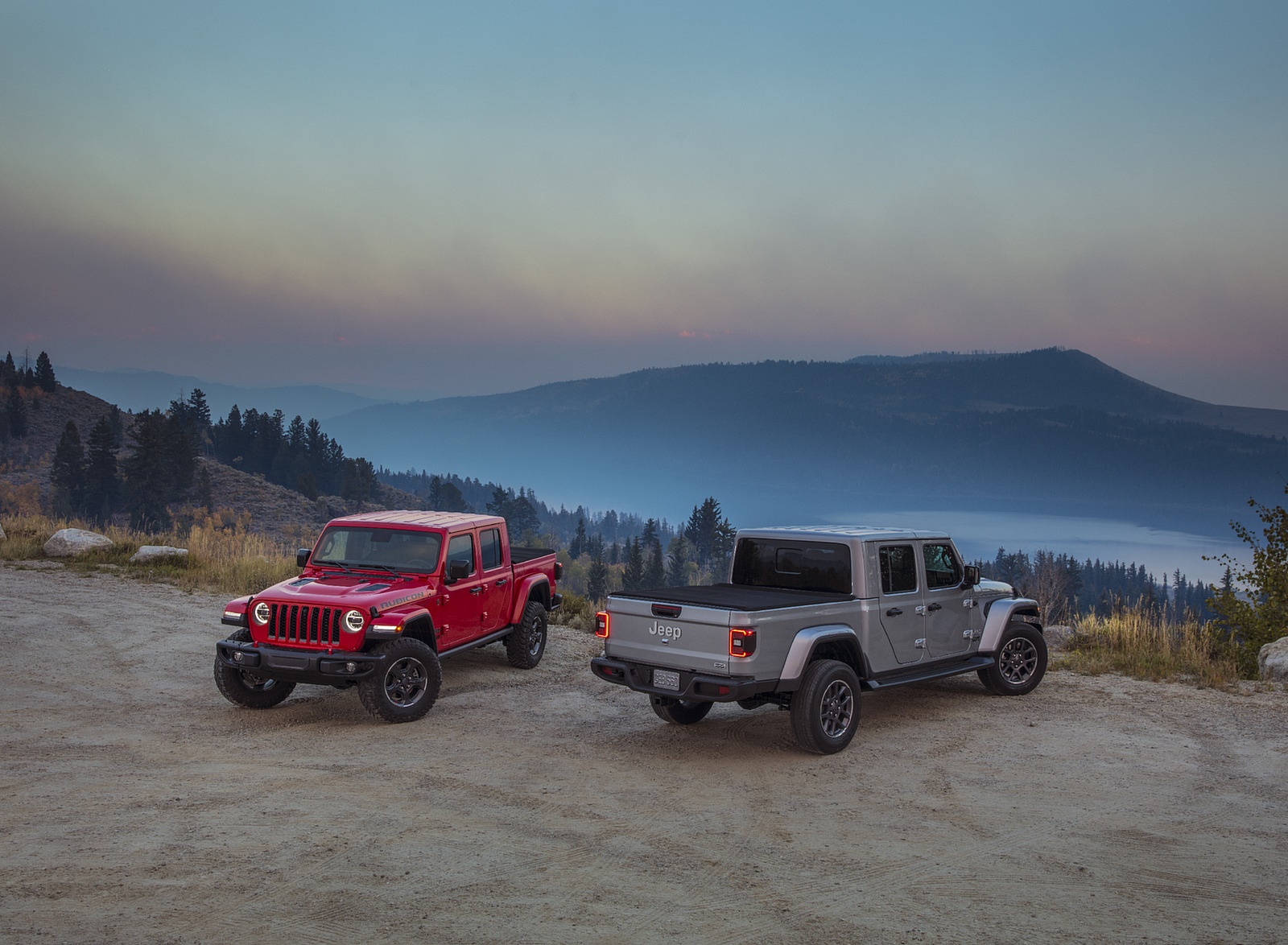 2020 Jeep Gladiator Rubicon and Jeep Gladiator Overland Wallpapers #93 of 125