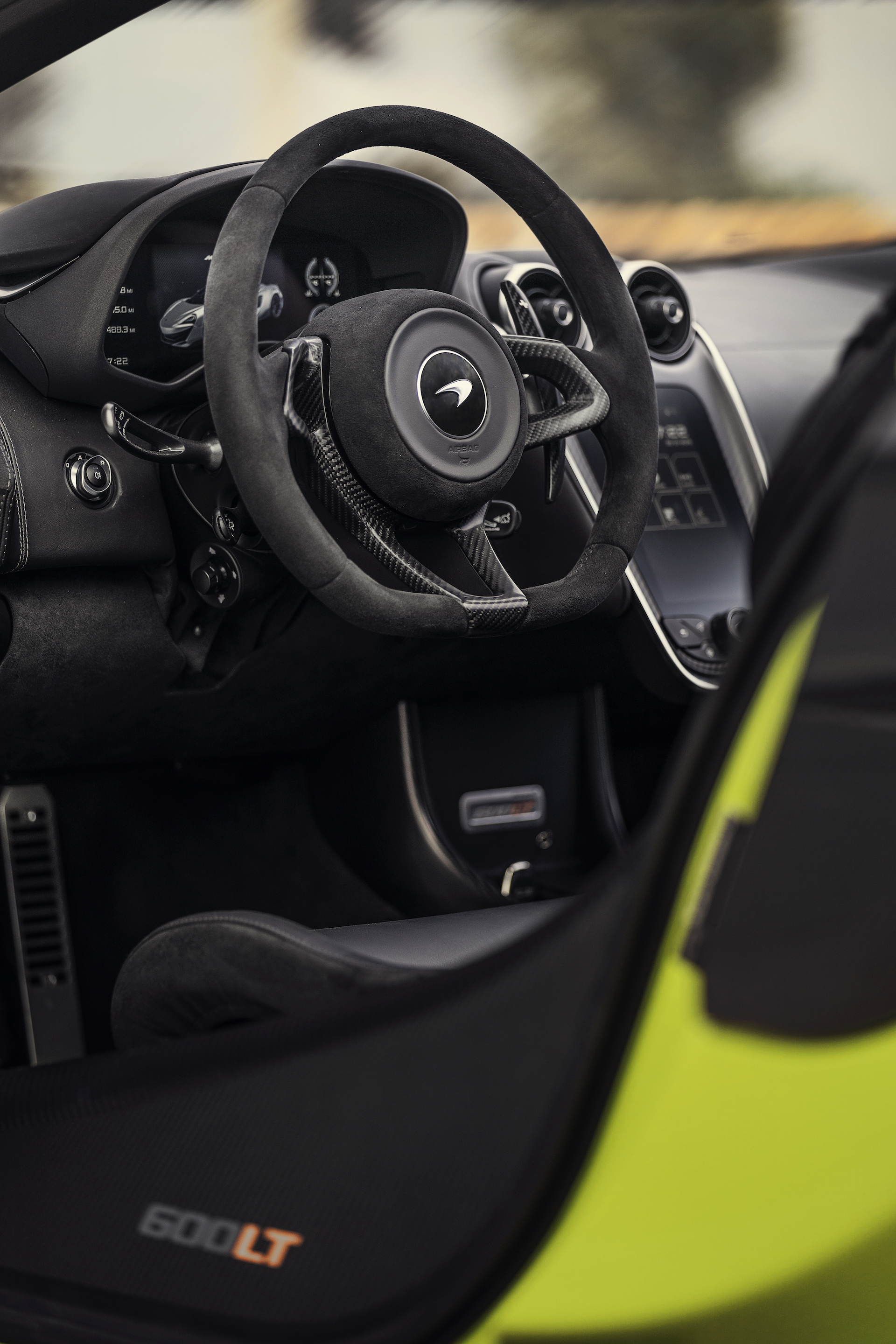 2020 McLaren 600LT Spider (Color: Lime Green) Interior Wallpapers #76 of 99