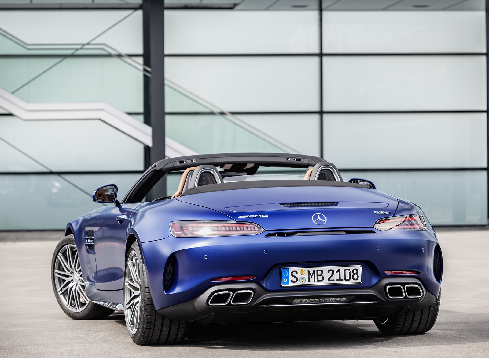 2020 Mercedes-AMG GT C Roadster (Color: Brilliant Blue) Rear Wallpapers #131 of 136