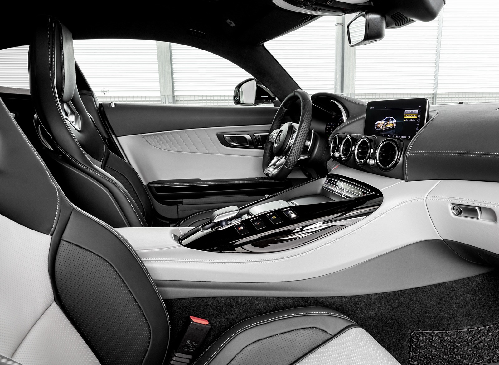 2020 Mercedes-AMG GT (Color: Designo Diamond White Bright) Interior Wallpapers #114 of 136
