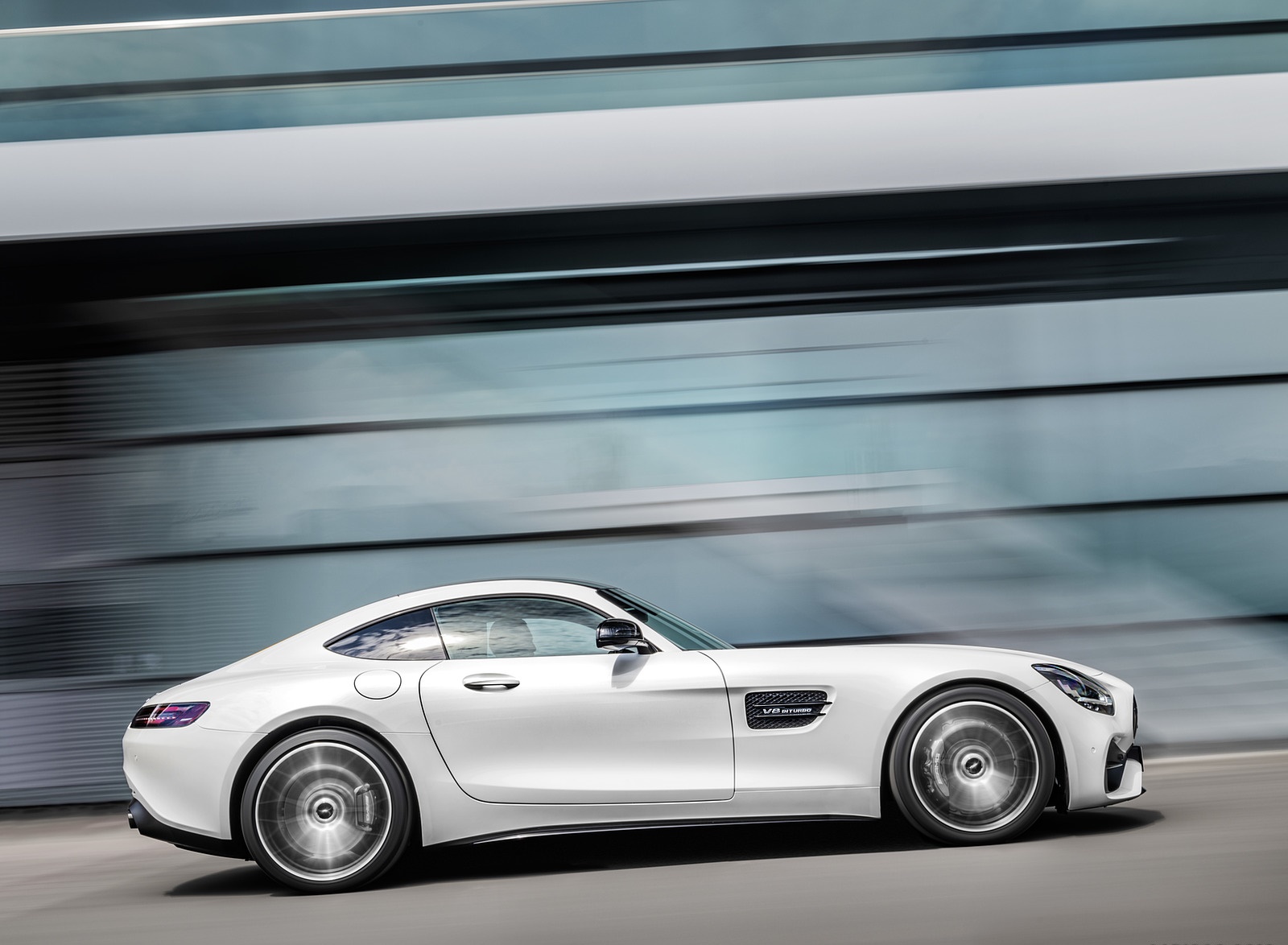 2020 Mercedes-AMG GT (Color: Designo Diamond White Bright) Side Wallpapers #104 of 136