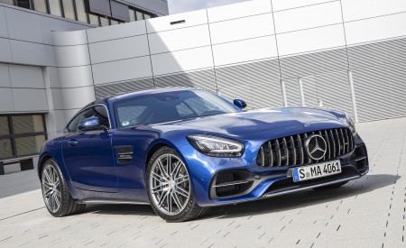 2020 Mercedes-AMG GT Coupe (Color: Brilliant Blue Metallic) Front Three-Quarter Wallpapers 450x275 (75)