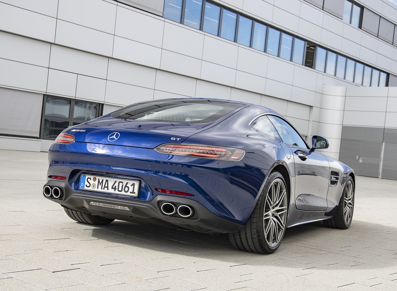 2020 Mercedes-AMG GT Coupe (Color: Brilliant Blue Metallic) Rear Three-Quarter Wallpapers #77 of 136
