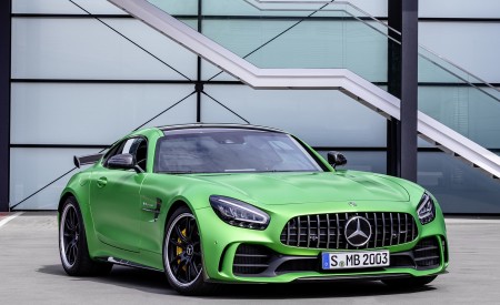 2020 Mercedes-AMG GT R (Color: Green Hell Magno) Front Three-Quarter Wallpapers 450x275 (87)