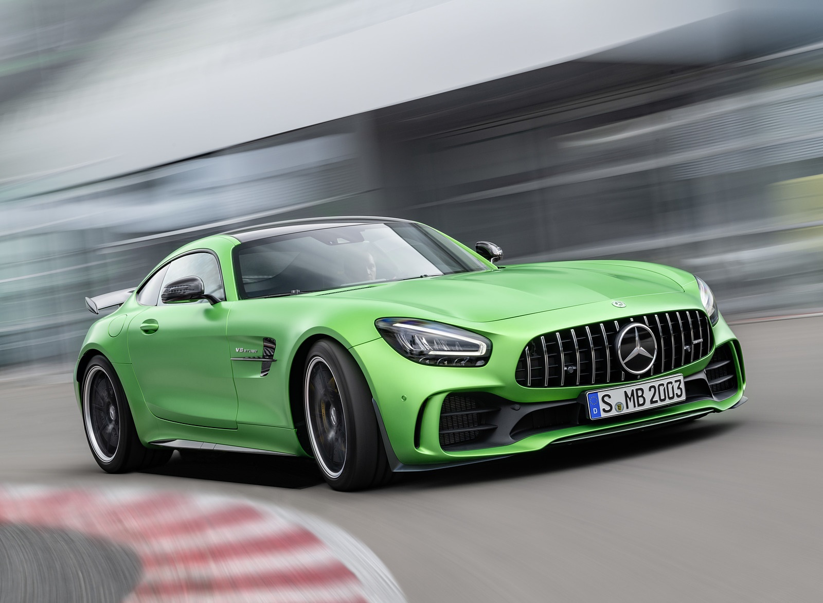 2020 Mercedes-AMG GT R (Color: Green Hell Magno) Front Three-Quarter Wallpapers #84 of 136