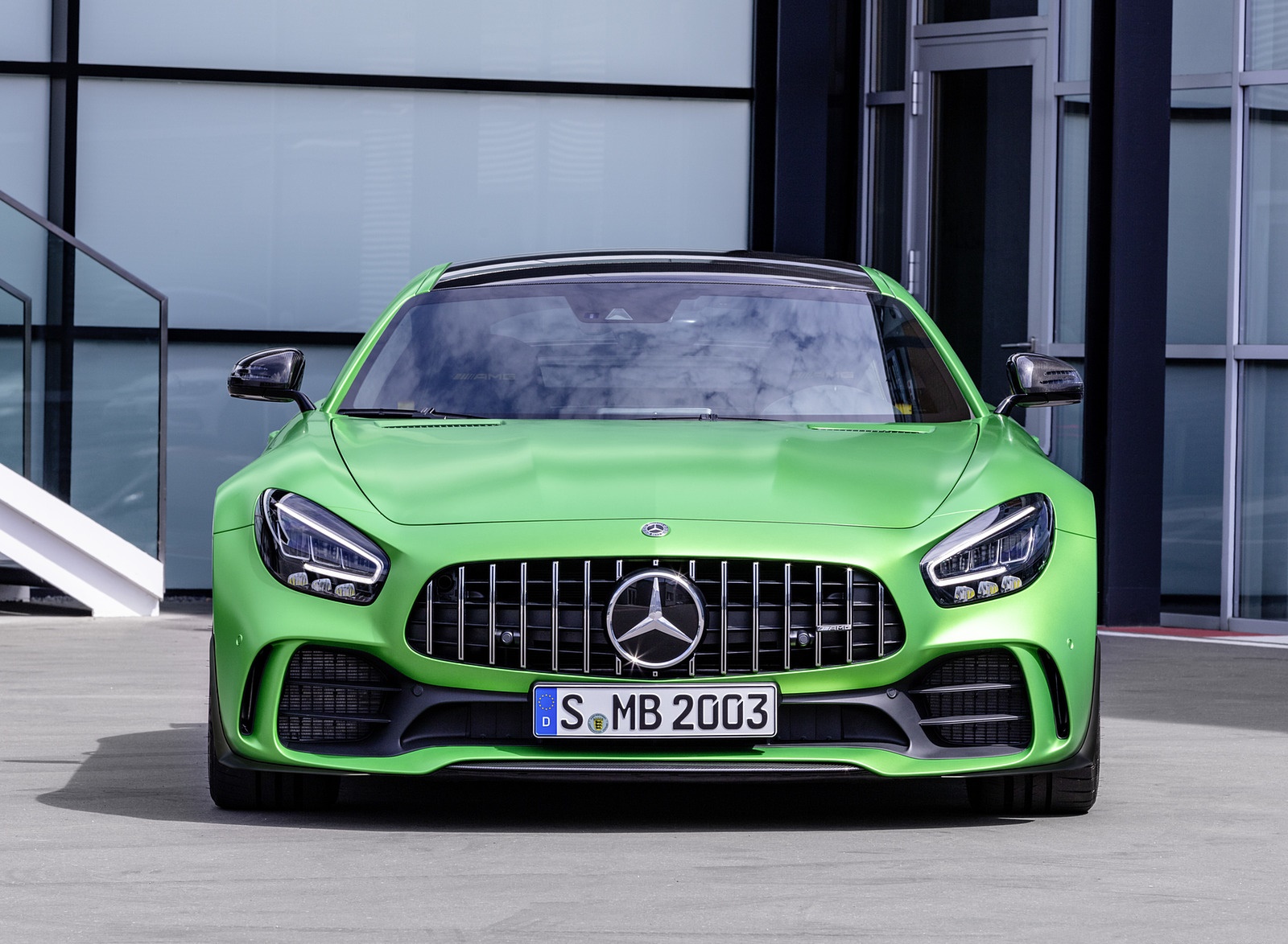 2020 Mercedes-AMG GT R (Color: Green Hell Magno) Front Wallpapers #88 of 136