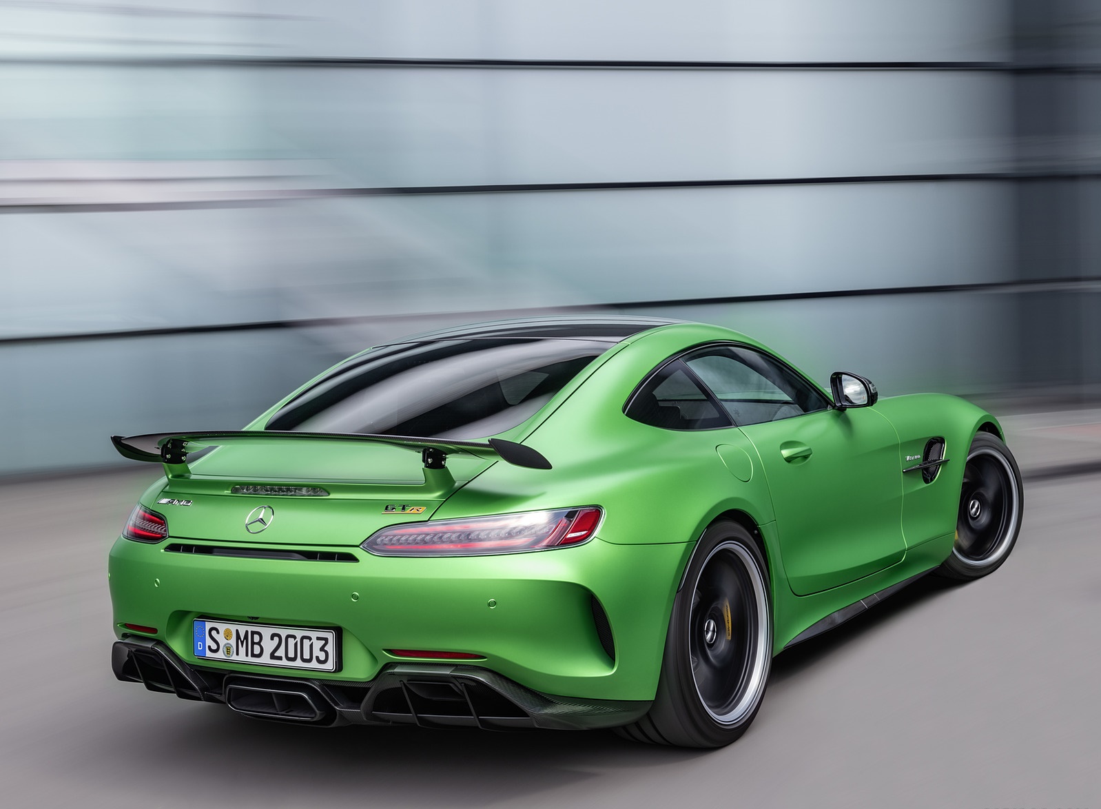 2020 Mercedes-AMG GT R (Color: Green Hell Magno) Rear Three-Quarter Wallpapers #85 of 136
