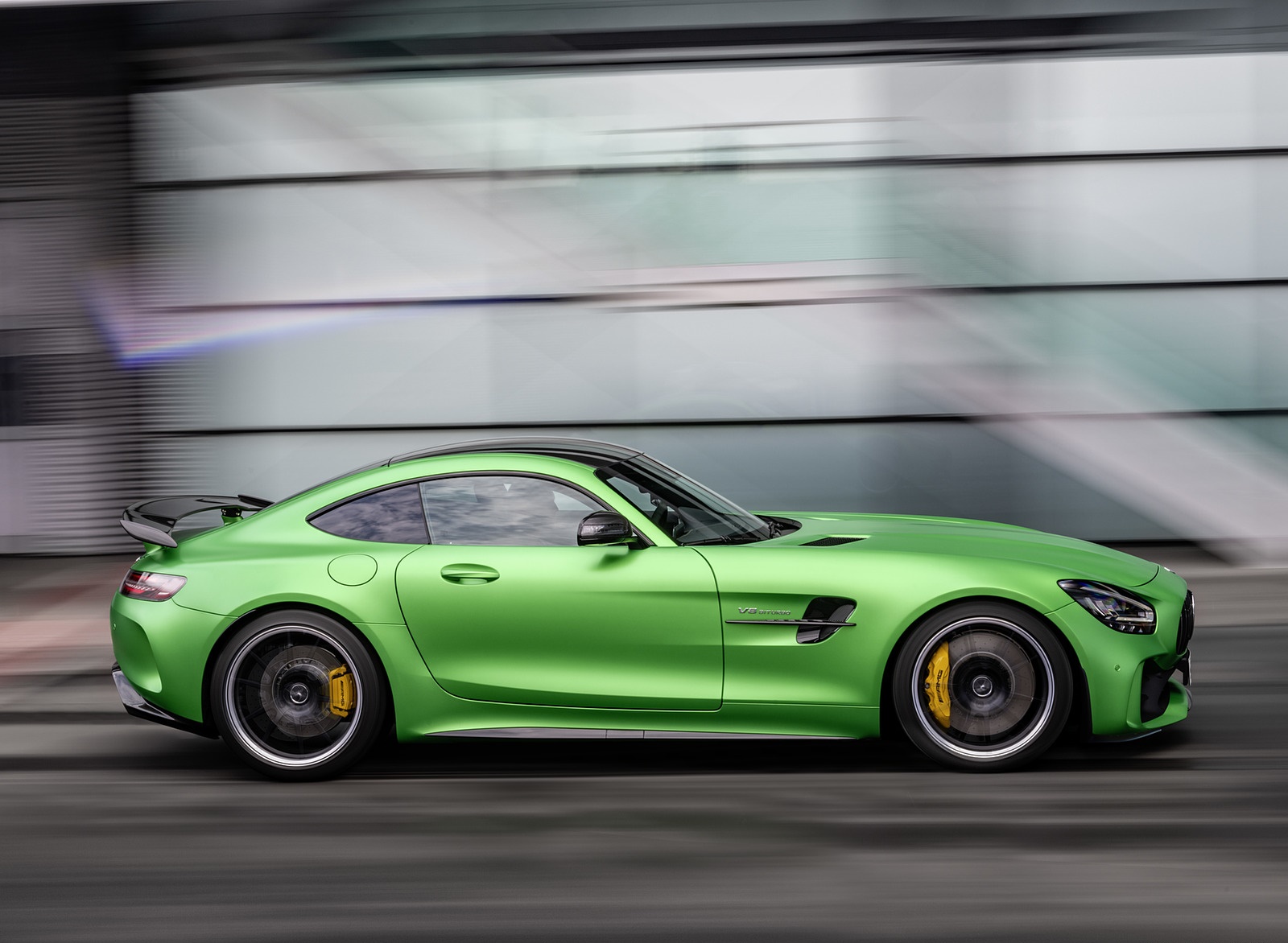 2020 Mercedes-AMG GT R (Color: Green Hell Magno) Side Wallpapers #86 of 136
