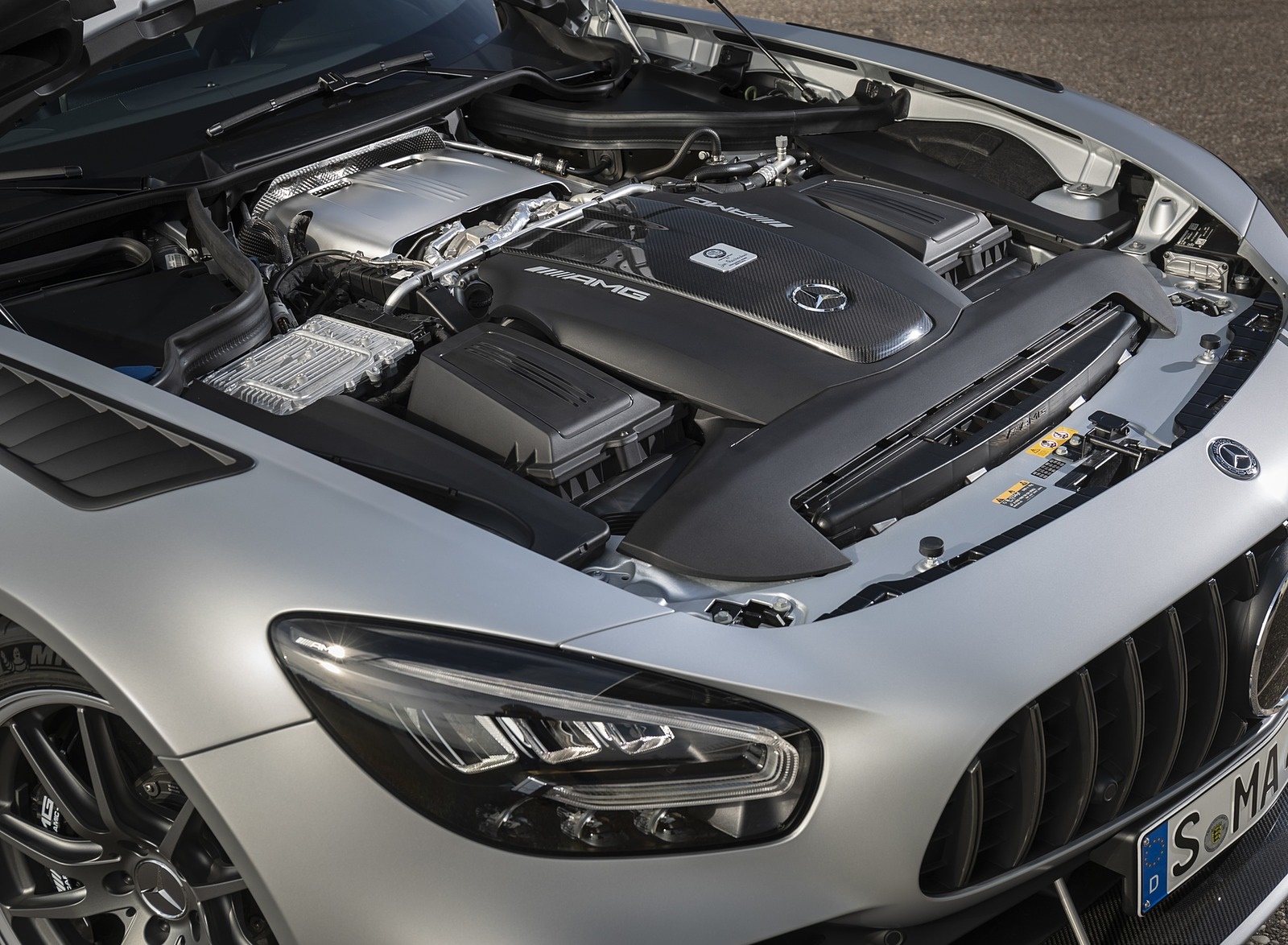 2020 Mercedes-AMG GT R Pro (Color: Designo Iridium Silver magno) Engine Wallpapers (9)