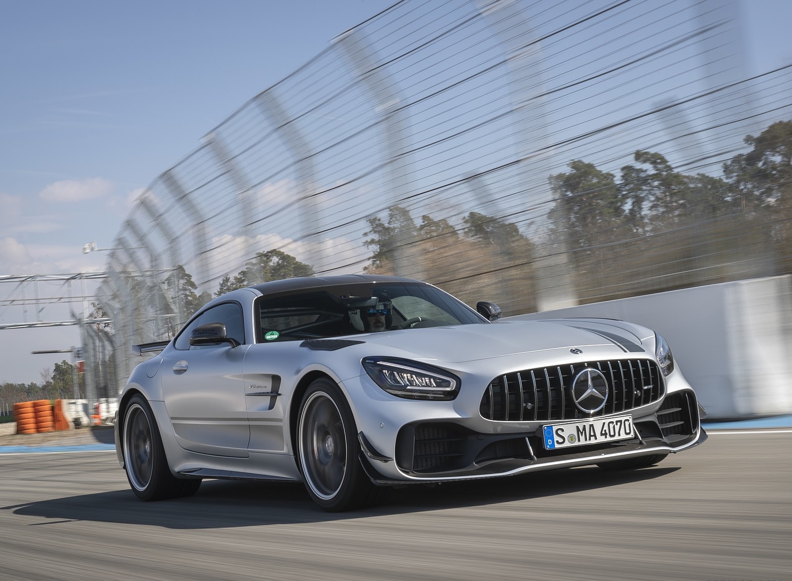 2020 Mercedes-AMG GT R Pro (Color: Designo Iridium Silver magno) Front Three-Quarter Wallpapers #2 of 47