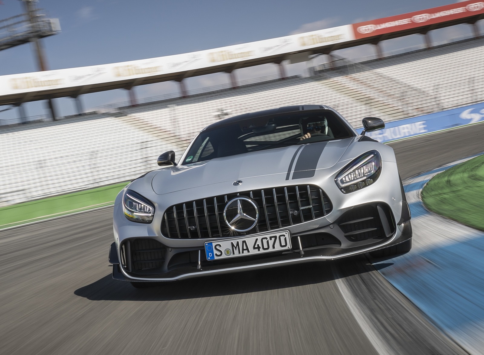 2020 Mercedes-AMG GT R Pro (Color: Designo Iridium Silver magno) Front Wallpapers #1 of 47